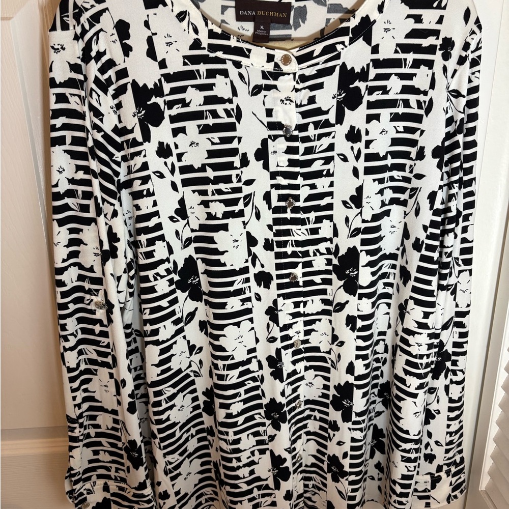 Dana Buchman Monochrome Patterned Blouse NWOT